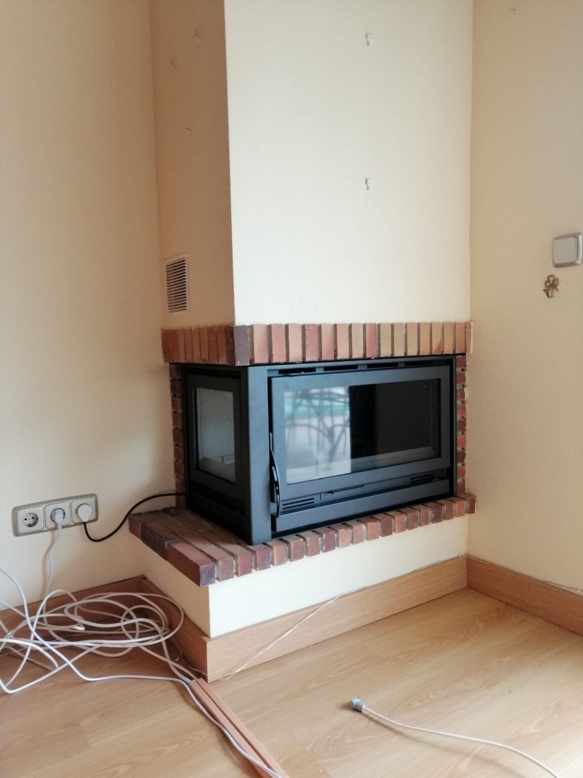 Venta de chimeneas de gas con montaje técnico en Pozuelo de Alarcón